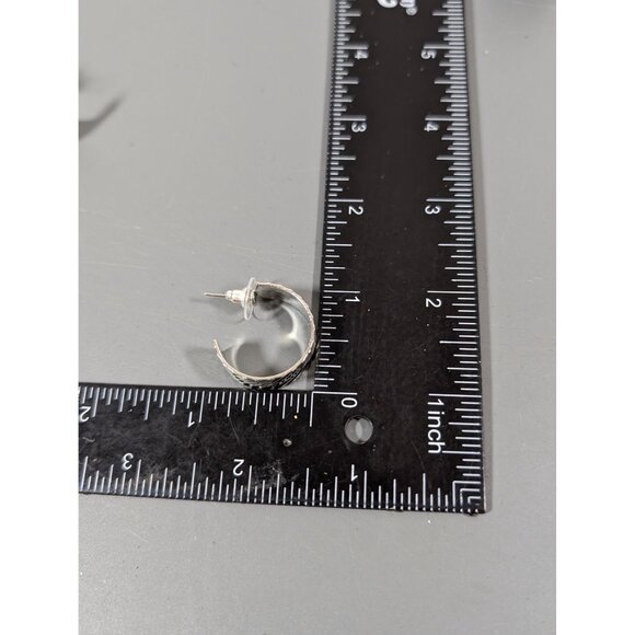 Vintage Silver Tone Ribbed Wide Hoop Earrings Pierced Classic - Picture 6 of 6